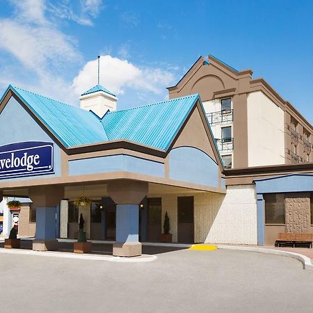 Travelodge Calgary Macleod Trail Екстериор снимка