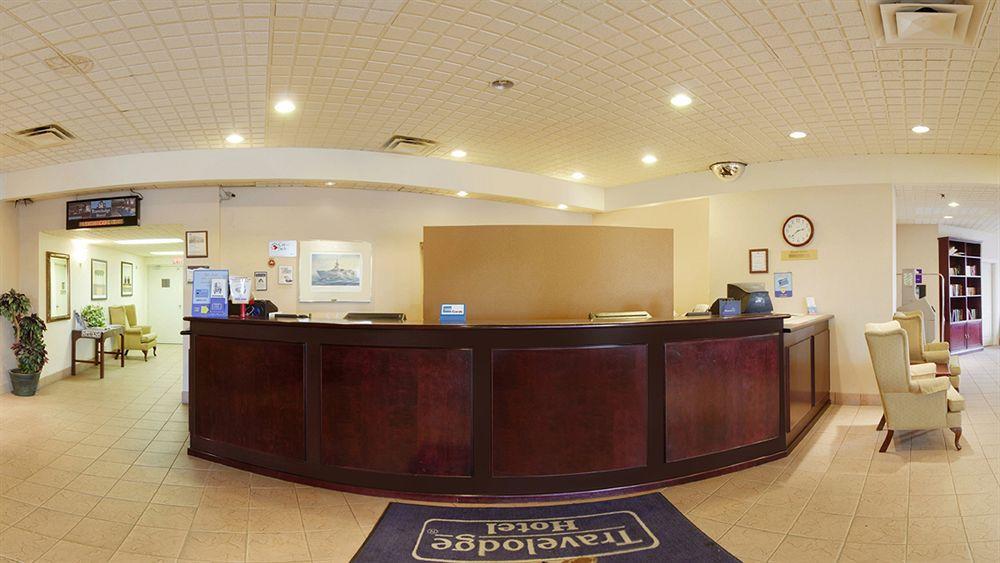 Travelodge Calgary Macleod Trail Екстериор снимка