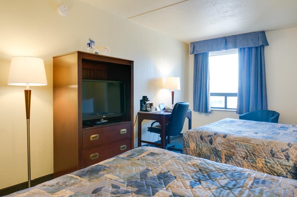 Travelodge Calgary Macleod Trail Стая снимка