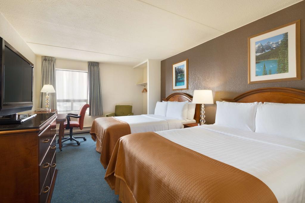 Travelodge Calgary Macleod Trail Екстериор снимка